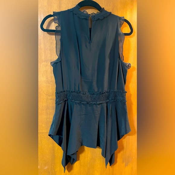 BCBGMAXAZRIA “Lyric” top in 100% black silk - size M - Picture 5 of 11